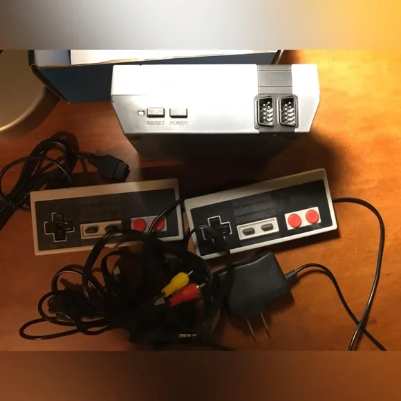 Mini NES 620 Classic Games Built-In Retro Console Anniversary Edition - Picture 3 of 8